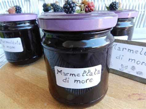 Le more conservano bene il loro sapore in vasetto, basta riporle al buio e al fresco. Pentole e Fornelli: Marmellata di more di rovo