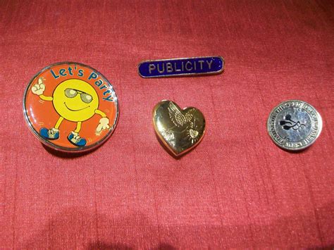 Job Lot Of Collectable Badges Pins Brooches Vintage Items Charity
