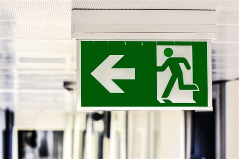 Some have words and a clear message, while many rely on visual symbols to warn of potential danger. The 5 Health And Safety Signs And Their Meanings - HASpod