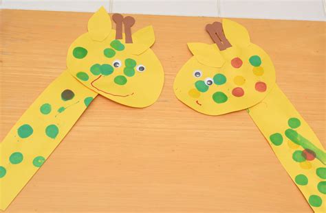 Easy Zoo Animal Crafts For Preschoolers @PickEase | Preschool / Daycare
