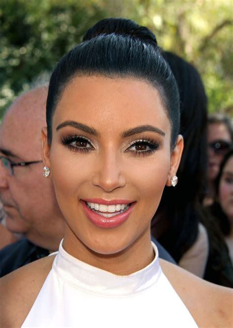 Gold Eye Makeup Kim Kardashian Kardashian Eyes Kim Kardashian Makeup