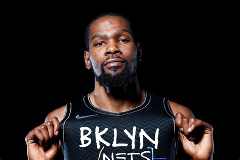 Kevin wayne durant, also known simply by his initials kd, is an american professional basketball player for the brooklyn nets of the nationa. Kevin Durant si aspetta di giocare minuti anche come ...