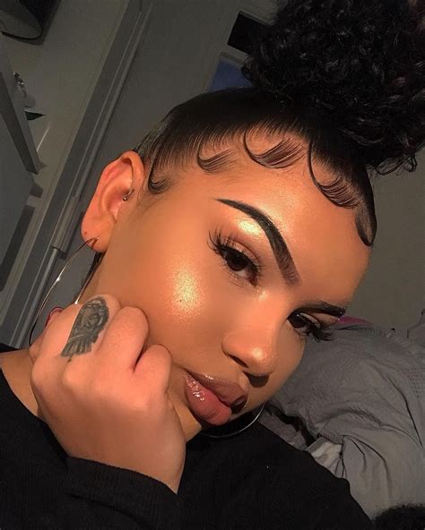 Pin By Semperger Dorina On Makeup In 2020 Edges Hair Baddie