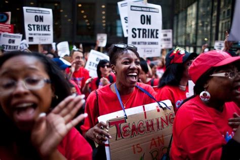 chicago teachers go on strike for first time in 25 years