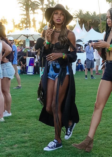 the best outfits from coachella are right here coachella inspired outfits festival outfits