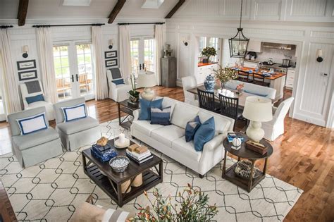 When it comes to interior decorating services, contact paint pot decorators for a free quote today. HGTV 2015 Dream Home Paint Colors - IntentionalDesigns.com