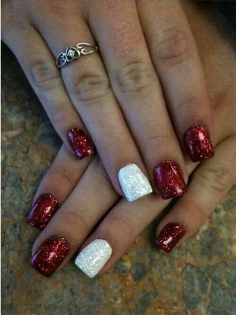 Acrylic nail designs red and gold : 30 festive Christmas acrylic nail designs - Christmas Photos