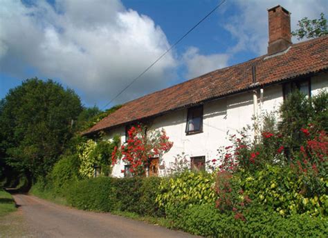 Large Self Catering Holiday Cottage Accommodation In Snowdrop Valley On