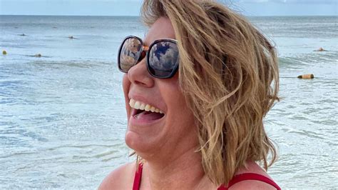 Sister Wives Meri Brown Shows Off Figure In Red Swimsuit At The Beach