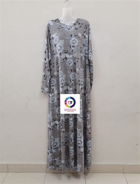 Bahagian lubang leher baju yang telah dipin bersama facingnya/kain lapik dalam. Belajar Jahit Baju Kurung Tradisional ~ Qiya Saad