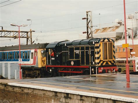08519 Bletchley 1993 08519 Shunts A Class 308 Emu At Bletc… Paul