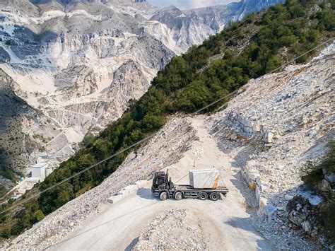 The Majestic Marble Quarries Of Northern Italy The New York Times