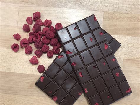 Dark Chocolate Raspberry Bar Sweet Henrys