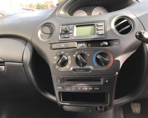 Navigatie radio toyota yaris vanaf 2011, android, apple c. Toyota Yaris Car CD Stereo Radio Facia Fascia Surround ...