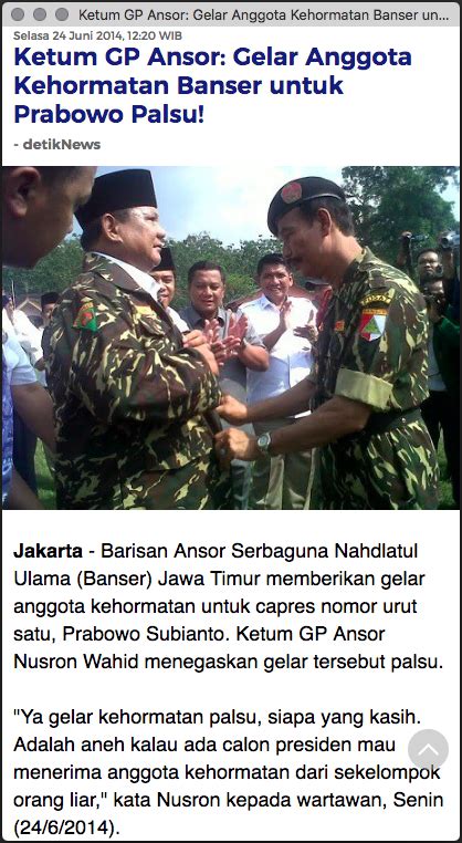 Prabowo Pakai Baju Banser