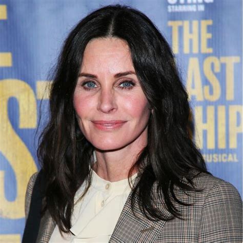 Cast reflects on beloved show before emotional special | people. Ohne Filler und Botox: Schauspielerin Courteney Cox sieht ...