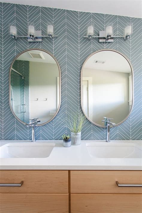 Check your appearance before you begin your day with bathroom vanity mirrors and standard wall models. 20 Best Oval Mirror Ideas for your Bathroom (With images ...