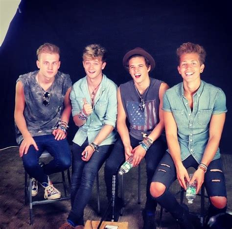 Pin By Zoe On The Vamps Meet The Vamps The Vamps Celebrities Male