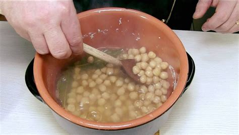 Cómo Cocinar Garbanzos Secos Receta Paso A Paso