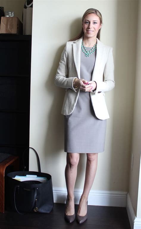 What is the right interview attire for women? Greige | Interview attire, Lawyer fashion, Internship ...