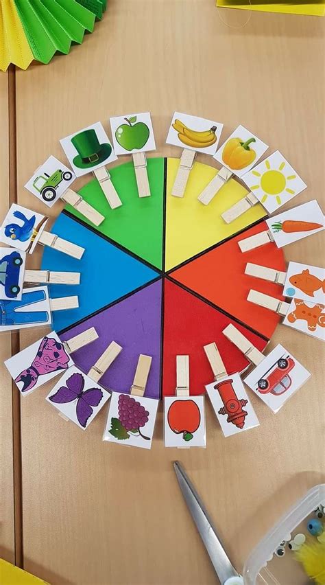 Pin Di Michelle Schmidt Su Kindergarten Insegnare I Colori Ai Bambini
