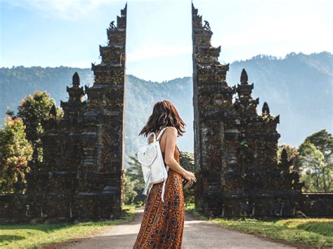 bali instagram tour wanagiri hidden hills handara gate ulun danu