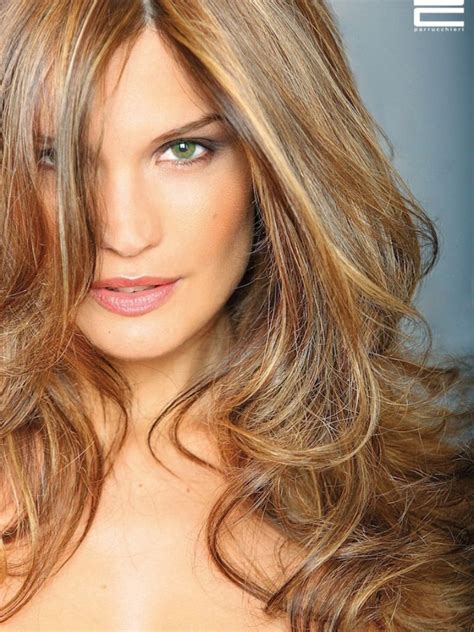 Pelle chiara, bianca o addirittura pallida il nobile colore cinereo è bello in tutte le sue versioni. Degrade | Colori dei capelli biondi, Capelli, Capelli castani