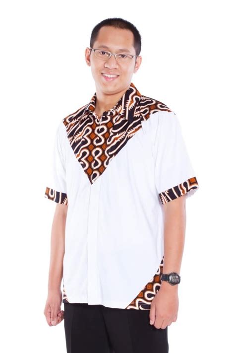Kamu bisa mendapatkan baju koko pria beragam merk dan jenis hanya di website jual beli tokopedia. Model Baju Koko Terbaru