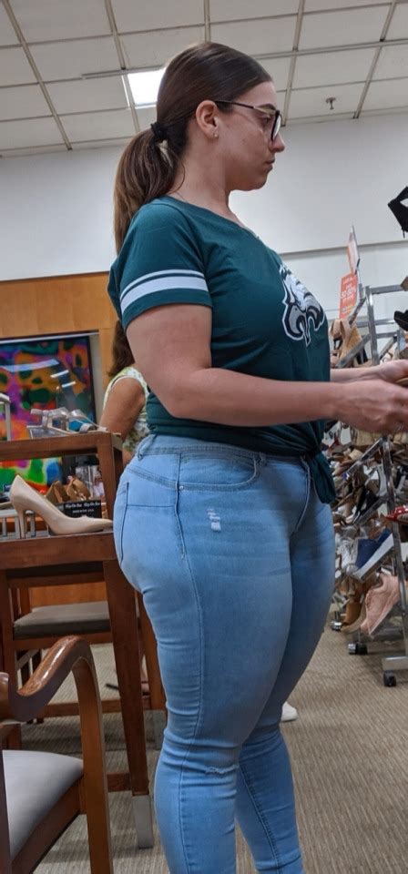 Huge Ass In Tight Jeans Tumbex