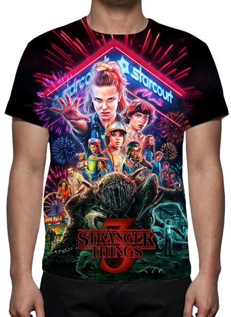 A love letter to the '80s classics that captivated a generation, stranger things is set in 1983 indiana, where a young boy vanishes. Camiseta - Stranger Things 3ª Temporada - Estampa Total no ...