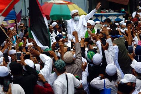 Police In Indonesia Kill 6 Followers Of Hard Line Cleric The New York