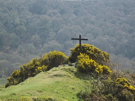 On A Hill Far Away Stood An Old Rugged Cross Gwaunvalley P Flickr