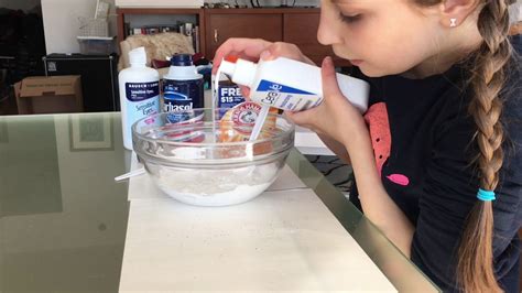 How To Make Slime With Contact Lens Solution Baking Soda And Glue