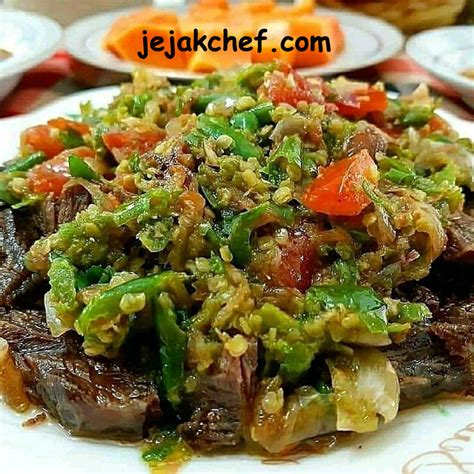 Daging babi memiliki rasa yang khas antara perpaduan gurih, asin, berlemak dan juicy jika cara memotong dan memasaknya benar. Resep Masakan Rumahan DAGING SAPI GORENG SAMBAL PECAK ...