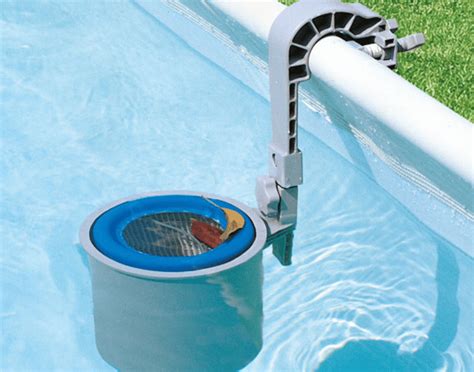 Pool Gutter Or Skimmers