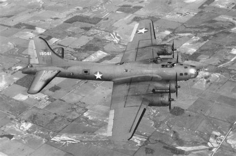 The History Of The Boeing B 17 Flying Fortress Planes From Wwii Click