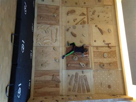 All Wooden Climbing Wall With Interchangeable Wall Parts 8 Steps