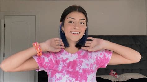 Tiktok Star Charli Damelio Unveils Her First Book Essentially Charli