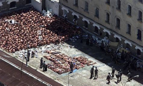Carandiru is a 2003 brazilian drama film directed by héctor babenco. Massacre do Carandiru: a maior chacina do sistema prisional brasileiro
