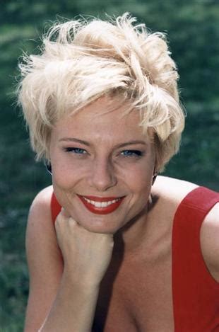 5 şubat 1964) i̇sveçli oyuncu ve film yönetmeni. Picture of Helena Bergström