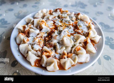 Plate Of Turkish Dumplings Manti Stock Photo Alamy