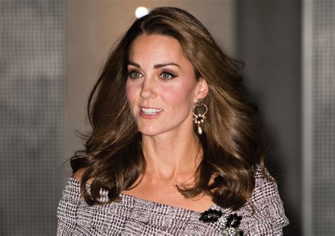 Kate Middletons Fashion See Her New Gorgeous Off The Shoulder Dress