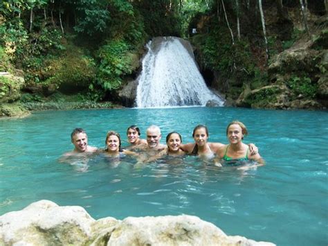 The Blue Hole In Ocho Rios Picture Of Best Jamaica Day Tours Ocho Rios Tripadvisor