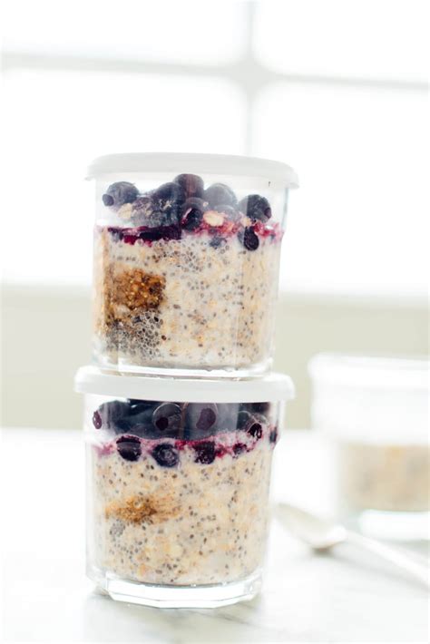 They turn delicious when topped with your favourite overnight oats is usually made in air tight mason jars as it is convenient to carry to work as well. Low Calorie Overnight Oats Recipe : Healthy Overnight Oats ...