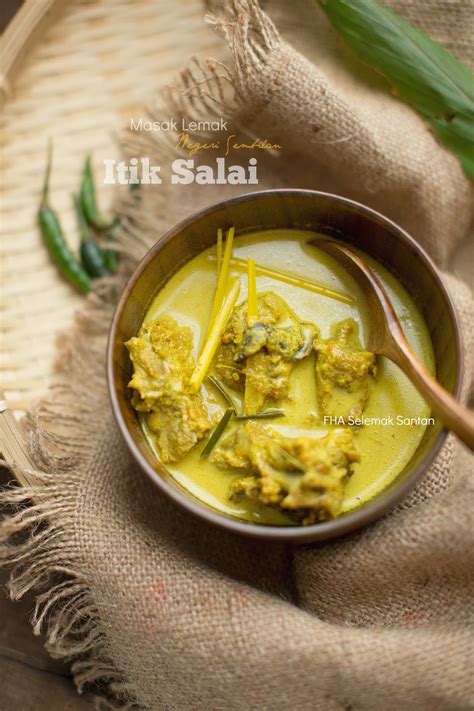 Masak dengan api perhalan sambil dikacau sehingga mendidih. MASAK LEMAK 'NEGERI SEMBILAN' ITIK SALAI.... memang ...