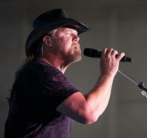 Pin By Jennifer Graham On Trace Trace Adkins Songs Dream Husband