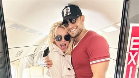 Britney Spears To Divorce Husband Sam Asghari Spotted Without A Ring Hollywood Daily News Icon