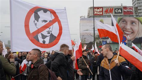Les Commémorations De Stepan Bandera En Ukraine Passent Mal En Pologne