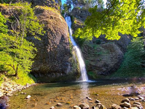 Horsetail Falls Oregon To Ponytail Falls Mother And Daughter On The