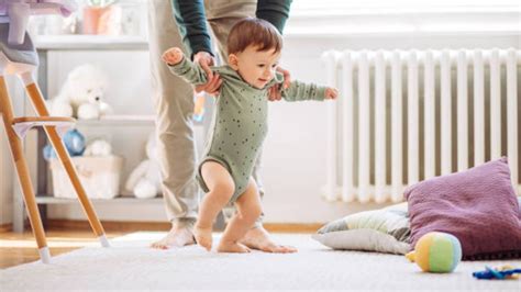 Primeros Pasos Del Bebé Cuándo Se Producen Y Cómo Motivar Al Bebé